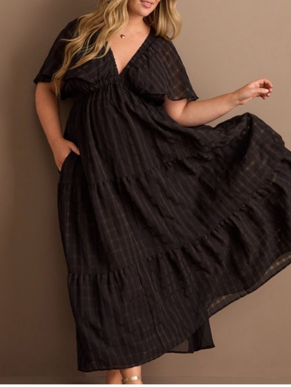 Arula Shona Textured Plaid Maxi Dress Size 1X Black With Pockets